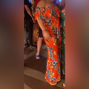 Floral Jumpsuit Tropical-Inspired Design